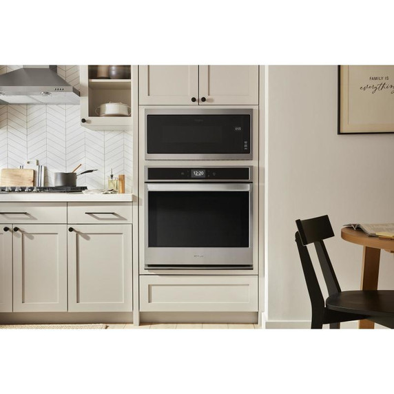 Whirlpool® Four à micro-ondes encastré avec trousse de garniture mince - 900 watts - 1.1 pi cu YWMT50011KS