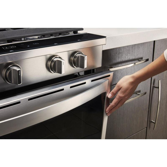 Whirlpool® Cuisinière au gaz intelligente à commandes frontales avec grilles en fonte à charnière EZ-2-LiftTM - 5.8 pi cu WEG750H0HZ
