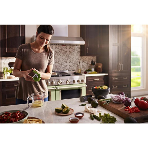 Kitchenaid® Hotte de cuisinière murale de style commercial à classe de moteur de 585 ou 1170 pi cu/min - 48 po KVWC958KSS