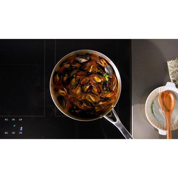 Cuisinière à induction non encastrée de style commercial à 6 éléments avec friture à air KitchenAid® de 36 po KFIS936SSS