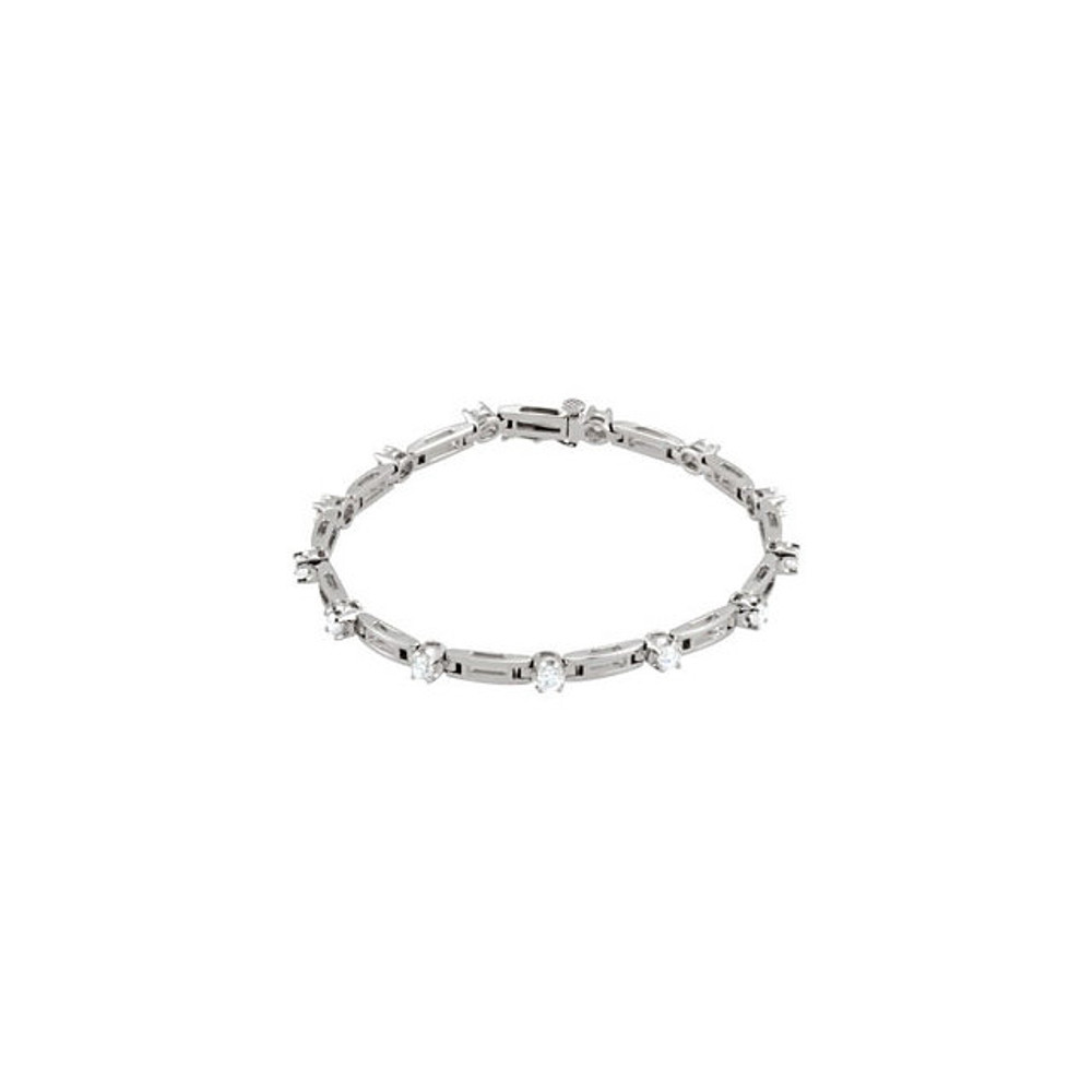 Wonderful modern style is found in this 14Kt white gold diamond tennis bracelet featuring a total carat weight of 3/4 carats. Total length of the bracelet is 7.25 inches.