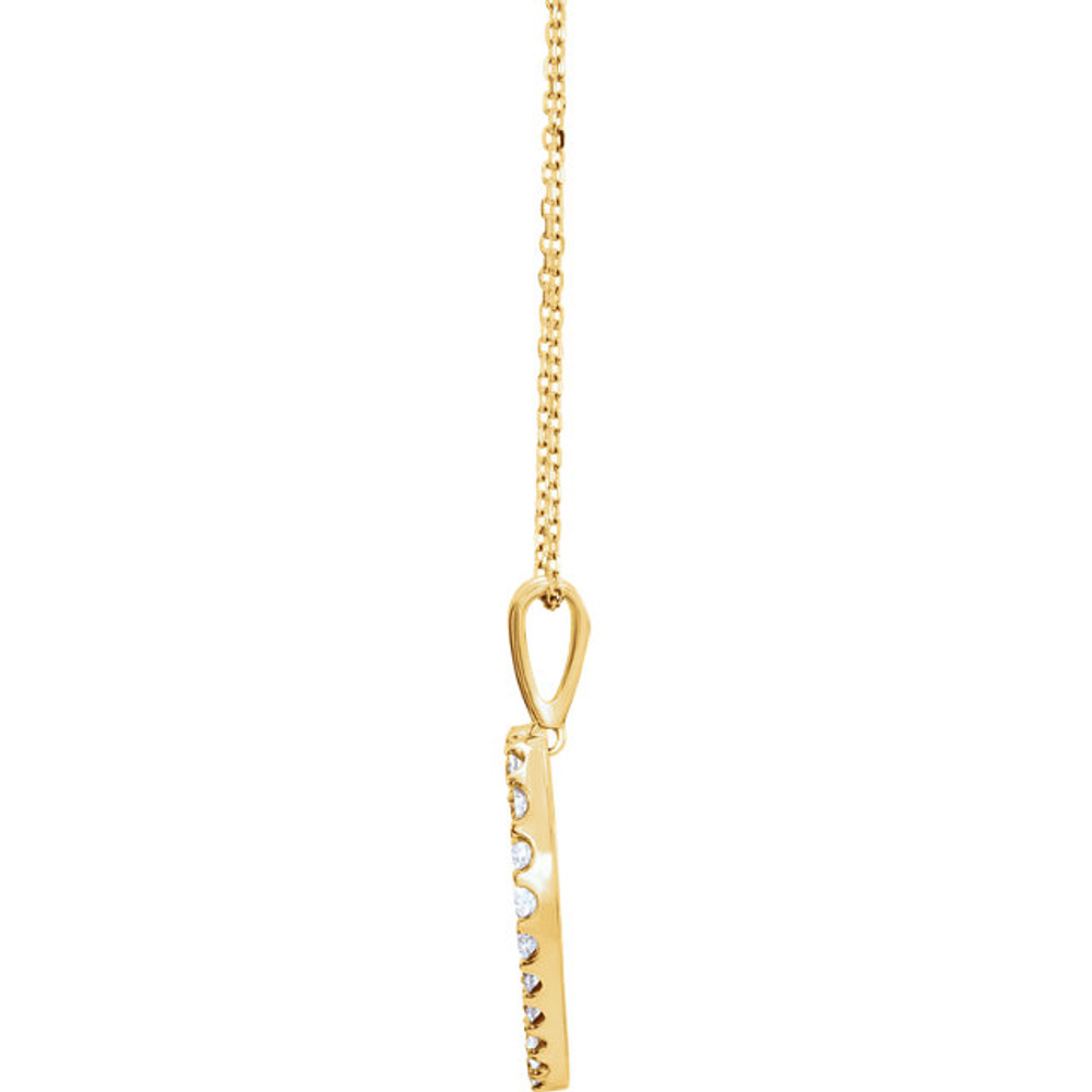 The 1 ct. tw. diamond 18" heart necklace in 14kt yellow gold showcases an enchanting design with a dash of flash. This necklace is sure to impress. Intricate design and amazing detail complemented by the 14kt yellow gold. This magnificent piece sparkles with shimmering diamond. 1.00 ct. This necklace undeniably a fashion-forward look and masterfully crafted with a bright polished shine.