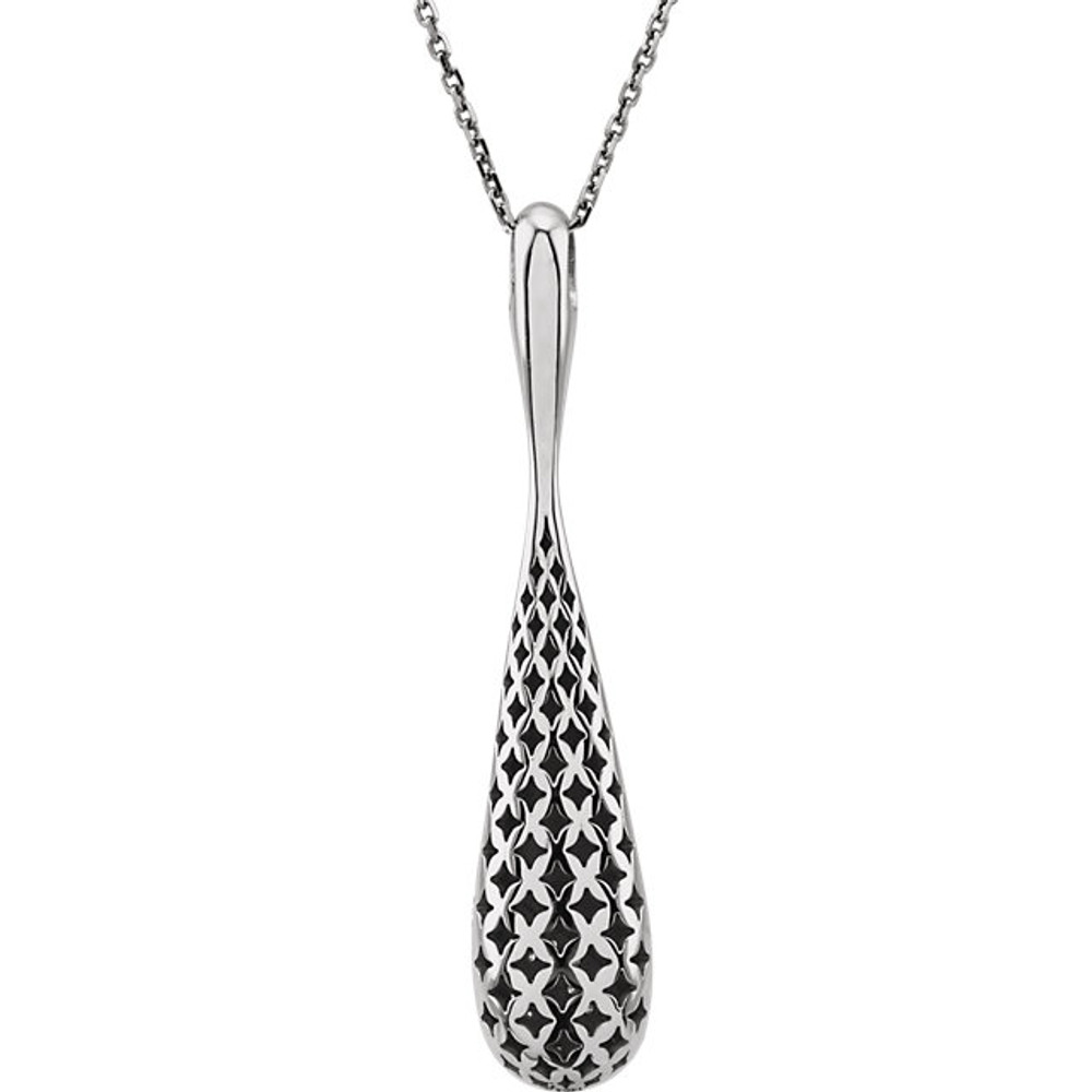 Beautiful 14Kt white gold necklace features white shimmering diamonds with 1/5 carats of diamonds hanging from a 18" inch chain which is included. 