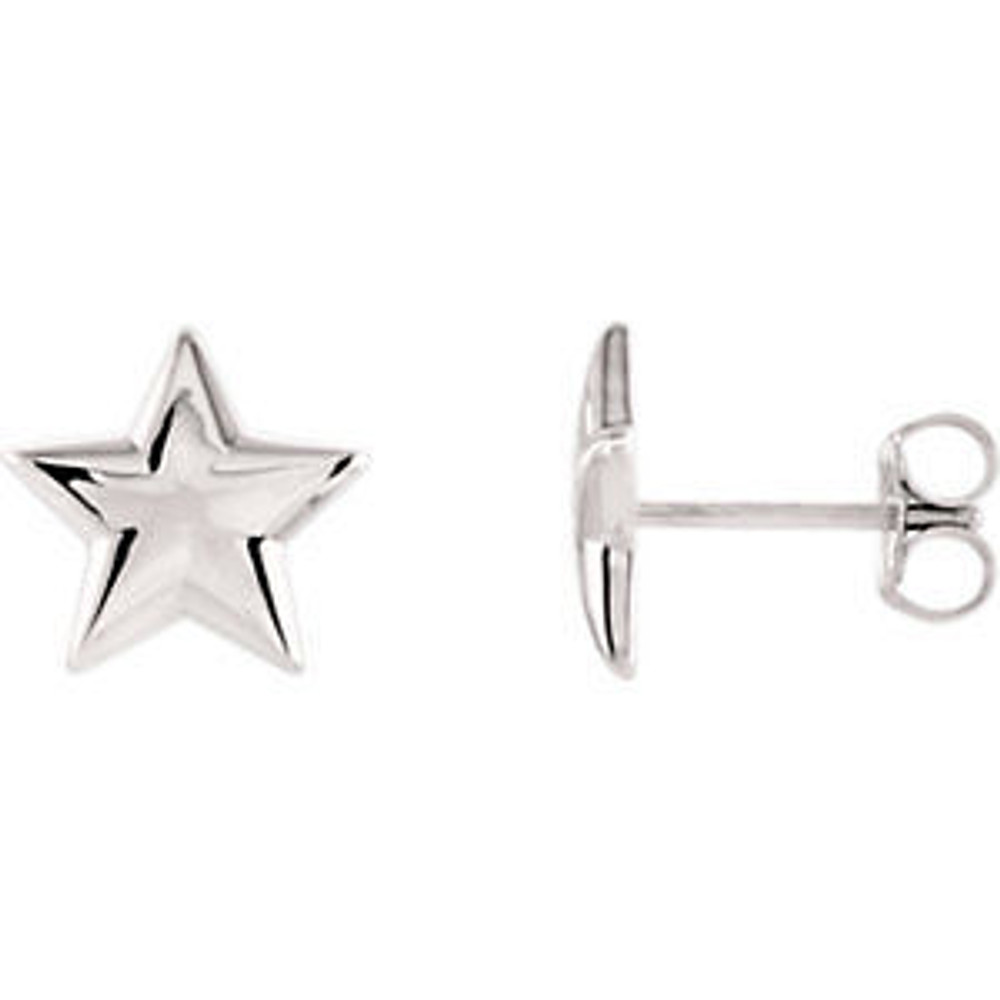 Splendid 14Kt white gold star stud earrings. The length of the earrings is 9.75mm. Total weight of the gold is 1.61 grams.