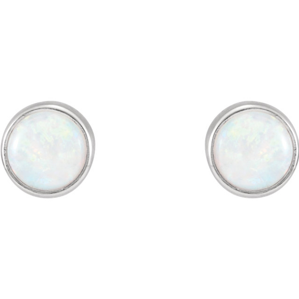 Great looking 14Kt white gold earrings featuring a 5mm opal in each.