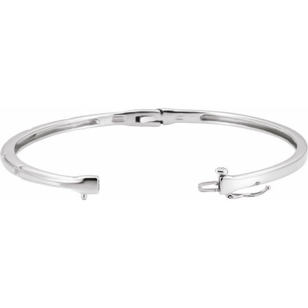Diamond Hinged Bangle 6" Bracelet In 14K White Gold (1/4 ct. tw.)