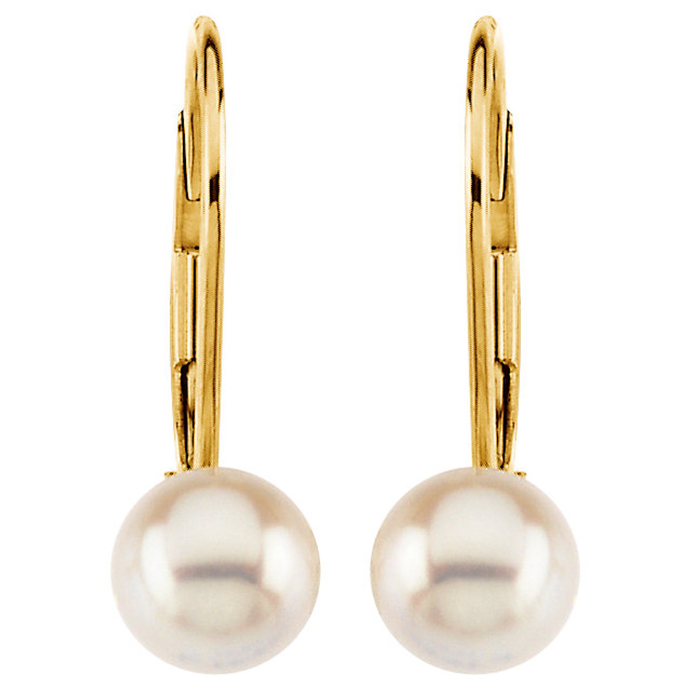 These elegant 14k yellow gold earrings each feature a 6mm round akoya cultured pearl. Polished to a brilliant shine.