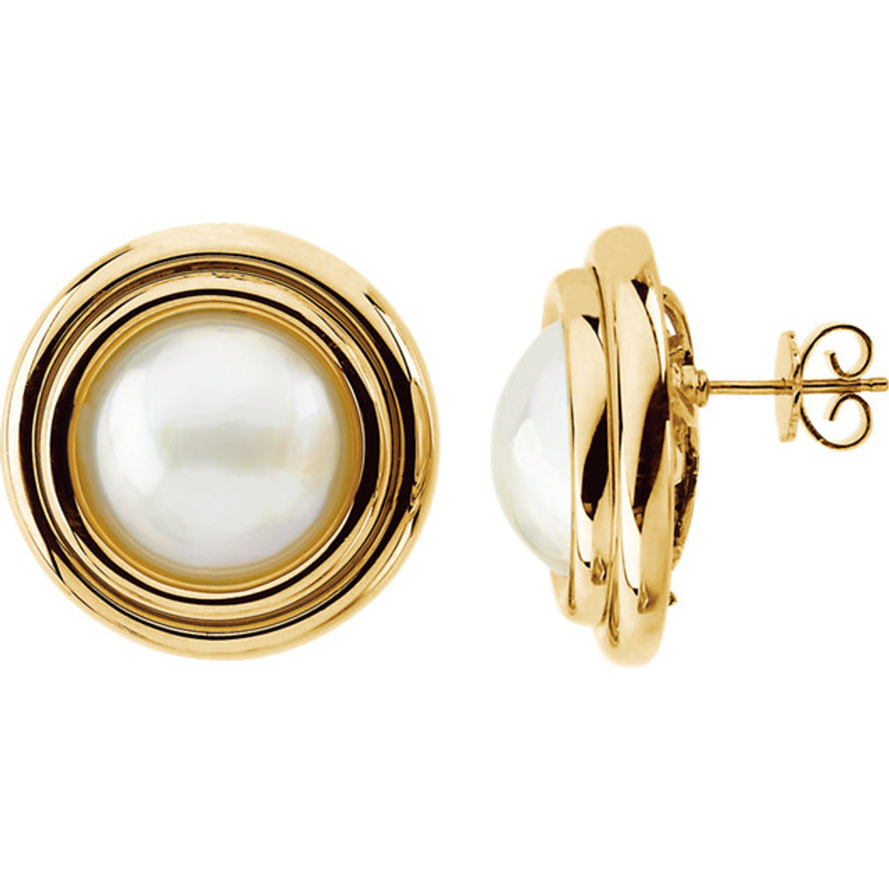 Product Specifications

Quality: 14K Yellow Gold

Jewelry State: Complete With Stone

Size: 15.00 mm/ Pair

Stone Type: Cultured Pearl

Stone Color: White

Weight: 15.05 grams

Finished State: Polished