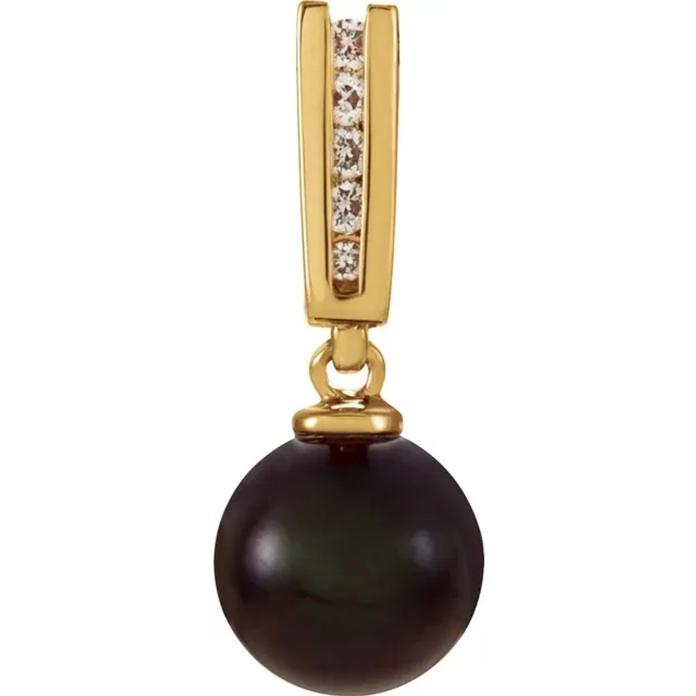 Timeless in design, this akoya cultured pearl pendant will be a staple addition to any jewelry collection.