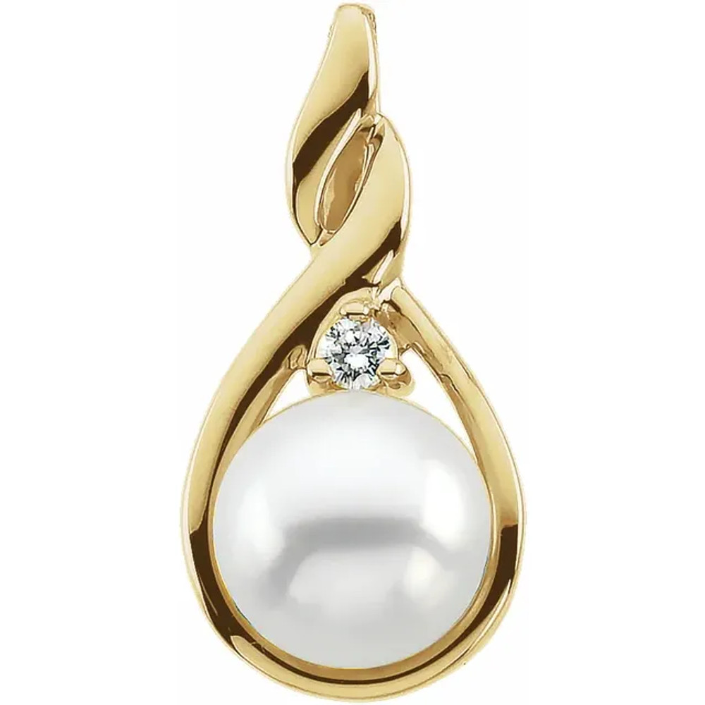 This classic pendant style will add shimmering elegance to any ensemble. Crafted in 14k yellow gold, this pendant features an 7mm akoya cultured pearl topped with a sparkling round diamond.