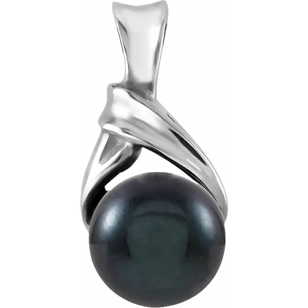 This pearl and platinum drop pendant is a true timeless beauty that gives off an elegant statement with any ensemble.