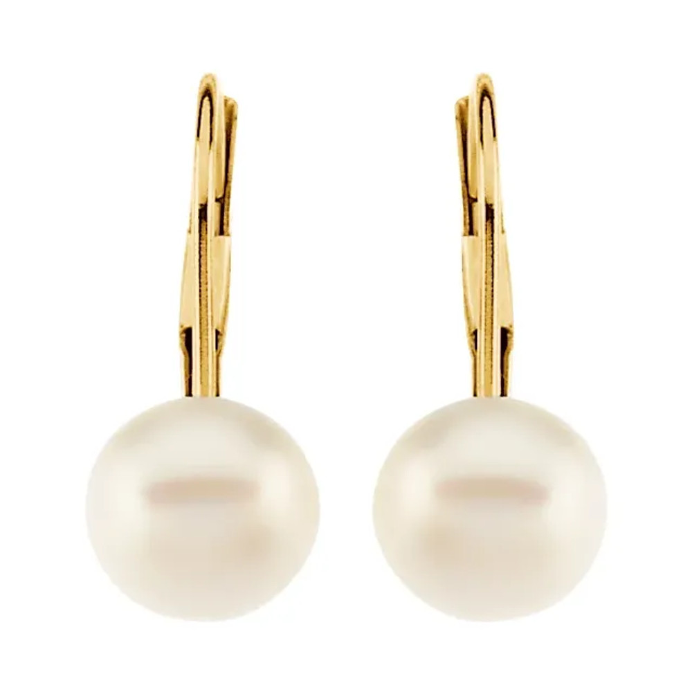 Surprise her with the lovely look of these pearl drop earrings.