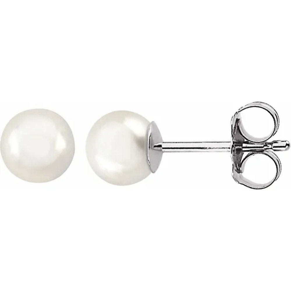Simple yet breathtaking, these pearl stud earrings are perfect for any occasion.