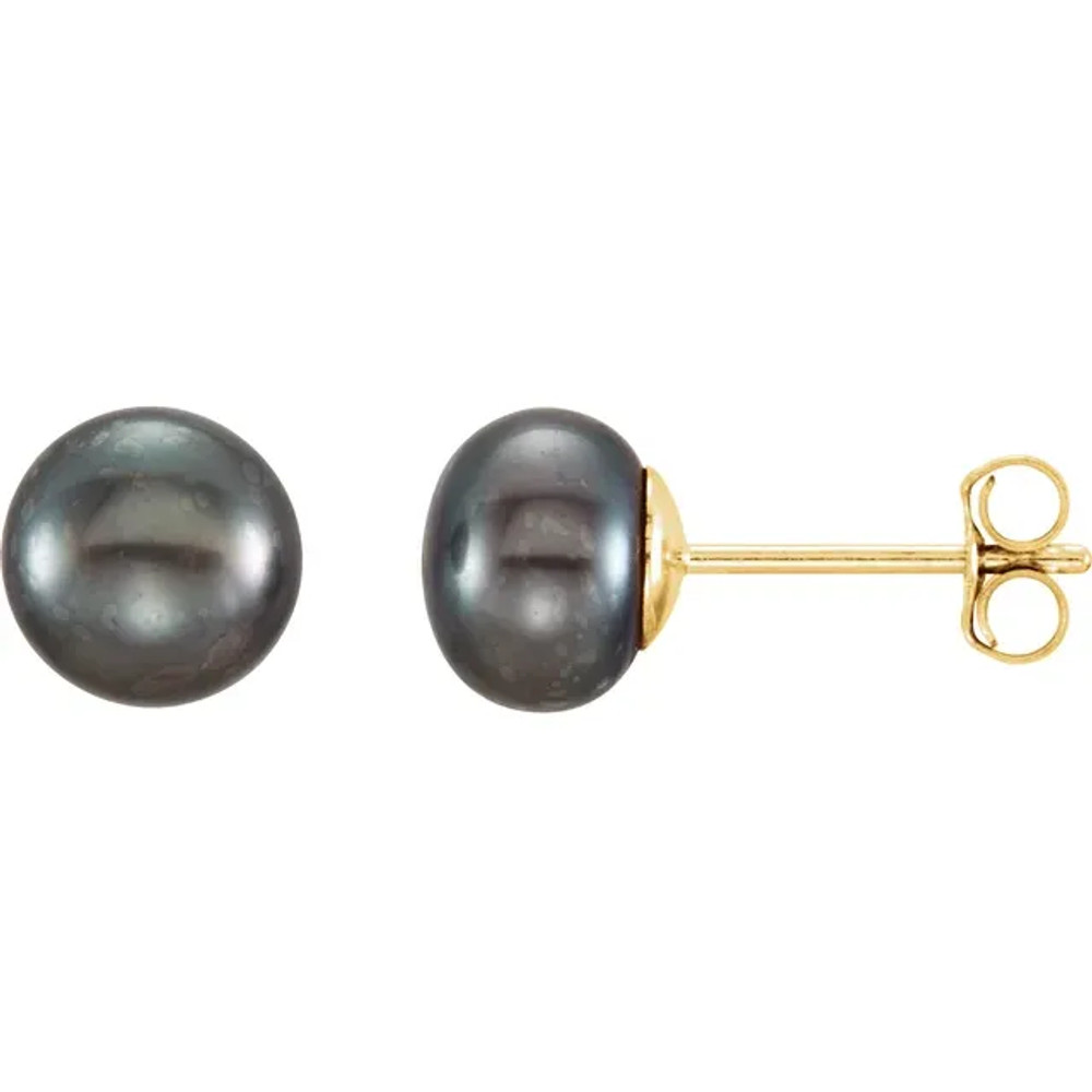 Perfect worn alone, these stud earrings make a classic statement.