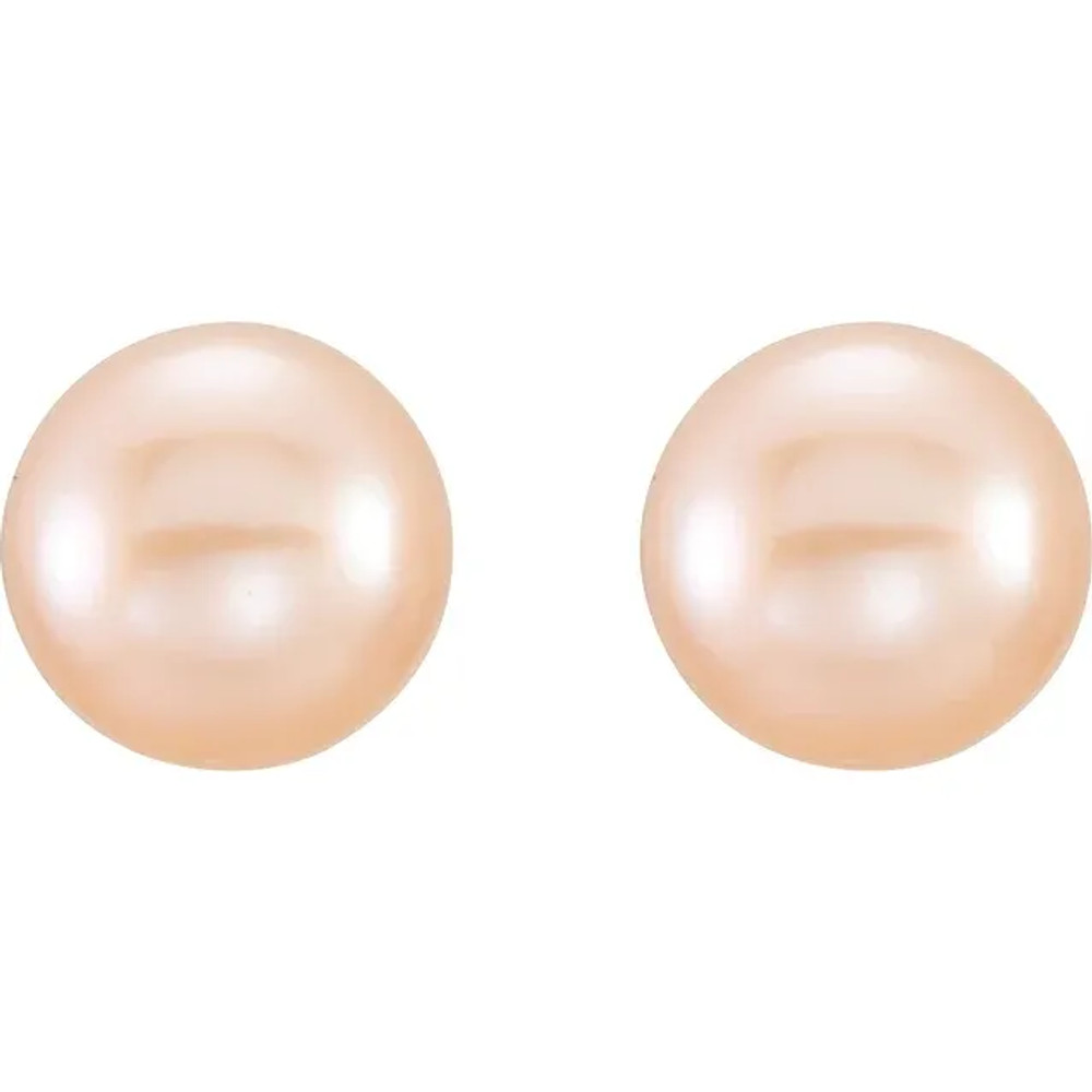 Perfect worn alone, these pink freshwater stud earrings make a classic statement.