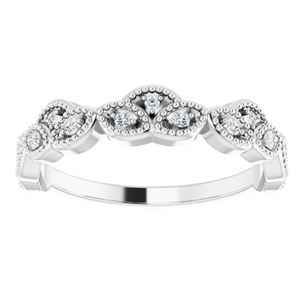 Give her bridal look an entrancing update with this chic diamond anniversary band.