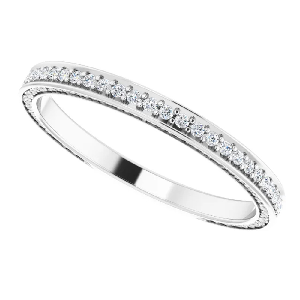 Honor your special day with this exceptional diamond anniversary band.