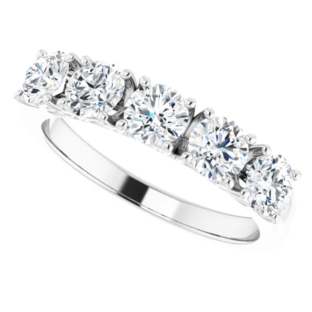 Honor your special day with this exceptional diamond anniversary band.