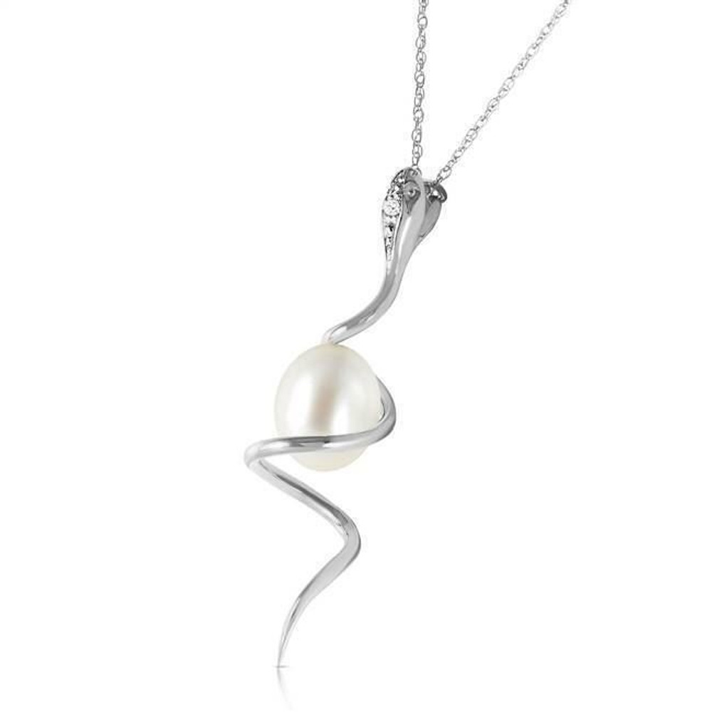  This gorgeous, affordable pearl necklace is perfect for you or a loved one. Forged by hand with passion and precision, this piece is a pure example of how beautiful it is when gemstones and gold come together to form exquisite jewelry that will dazzle the eye and last for generations to come. Available in 14K yellow, white or rose gold.