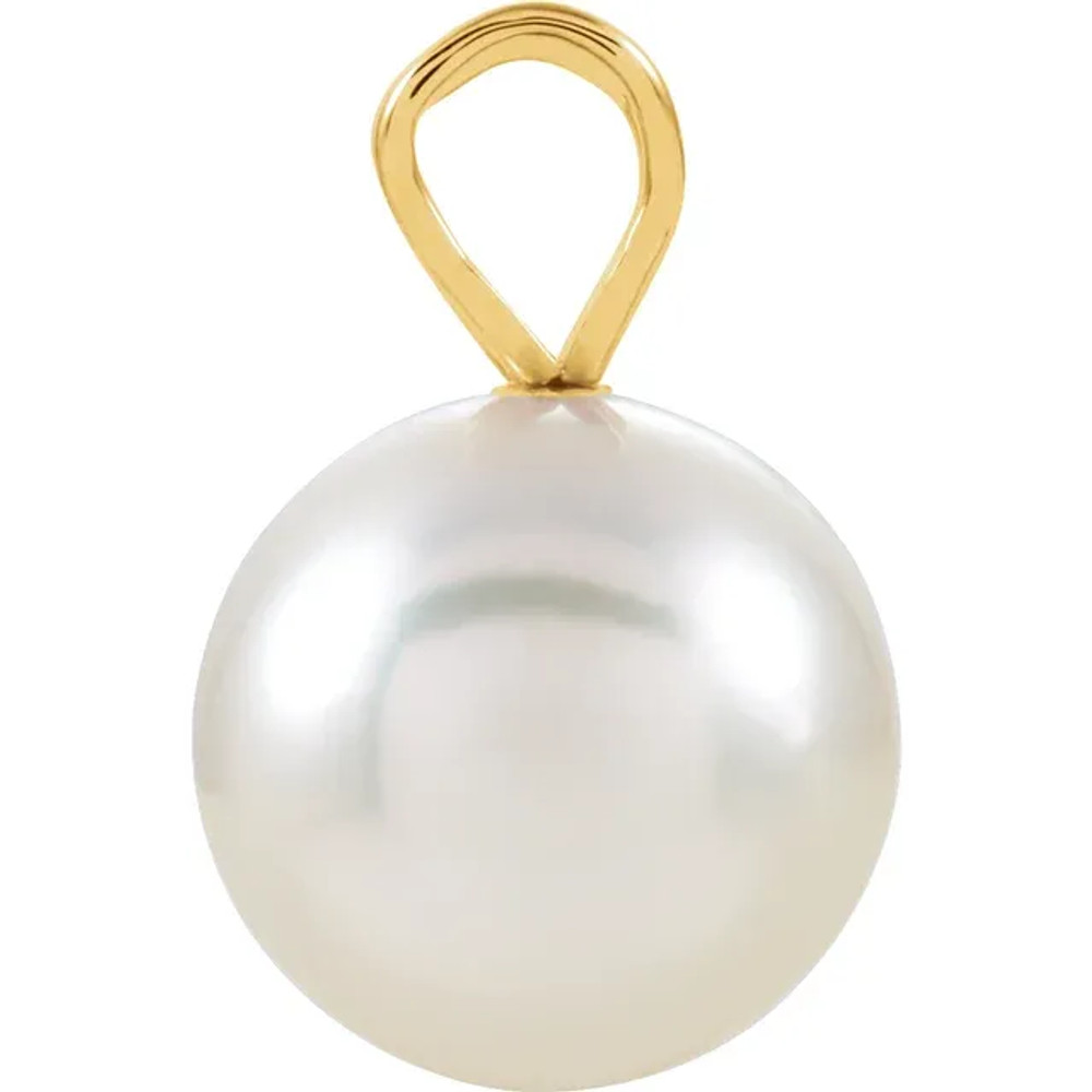 Our highest-quality Akoya cultured freeform pearl in 14k yellow gold. Polished to a brilliant shine.