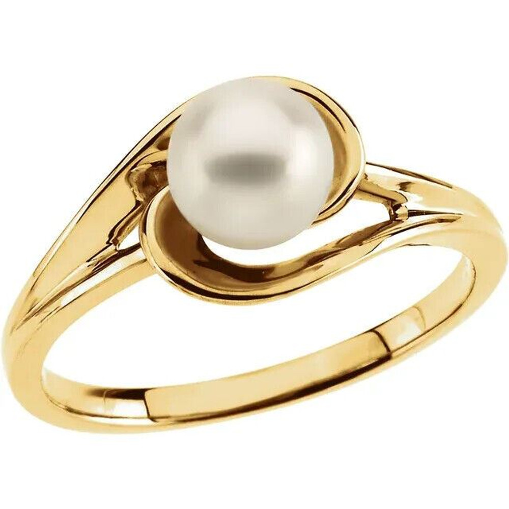 A smart look for day or night, this pearl ring brings your unique personality to the forefront.