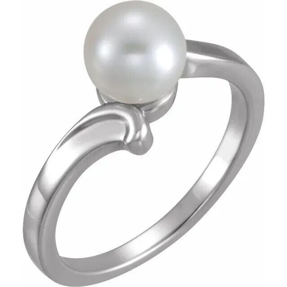 Simple yet spectacular, this pearl fashion ring makes an elegant fashion statement.
