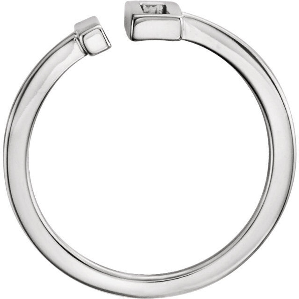 This elegant sterling silver ring features a sleek and modern design with a simple bar shape.