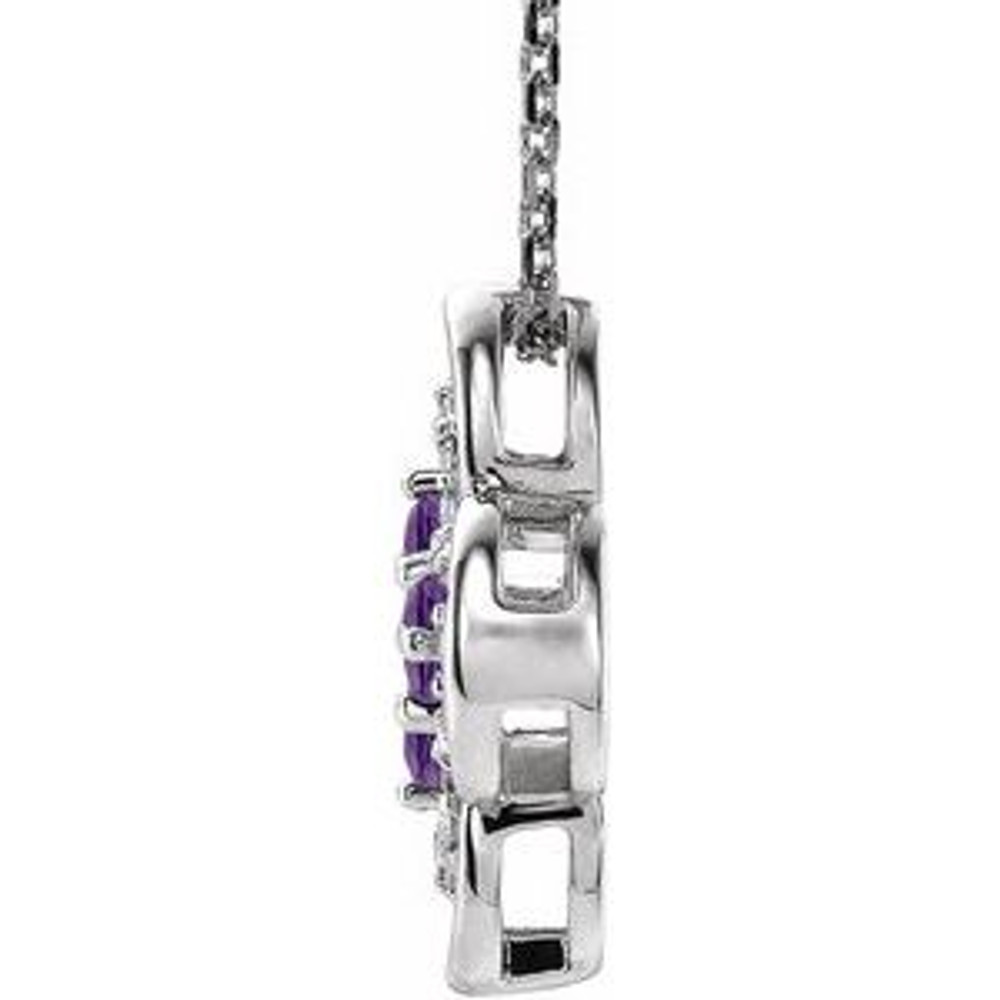 Make a glamorous statement with this stunning amethyst pendant.