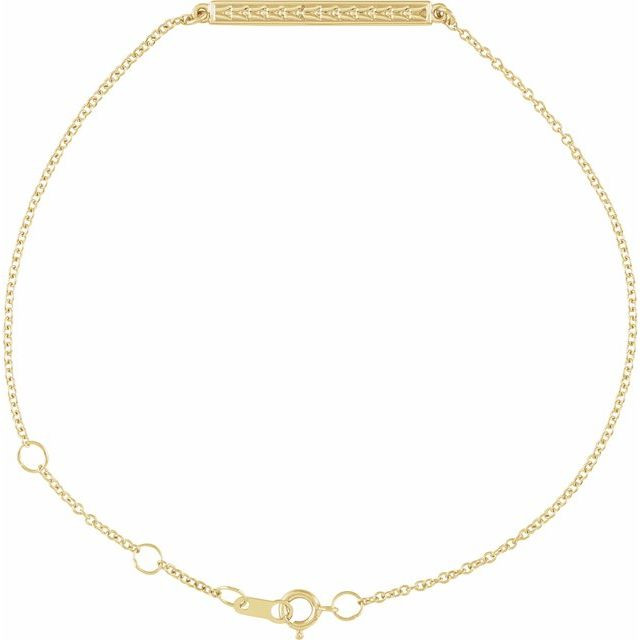 Versatile and refined, this yellow gold bracelet fits any occasion with ease.