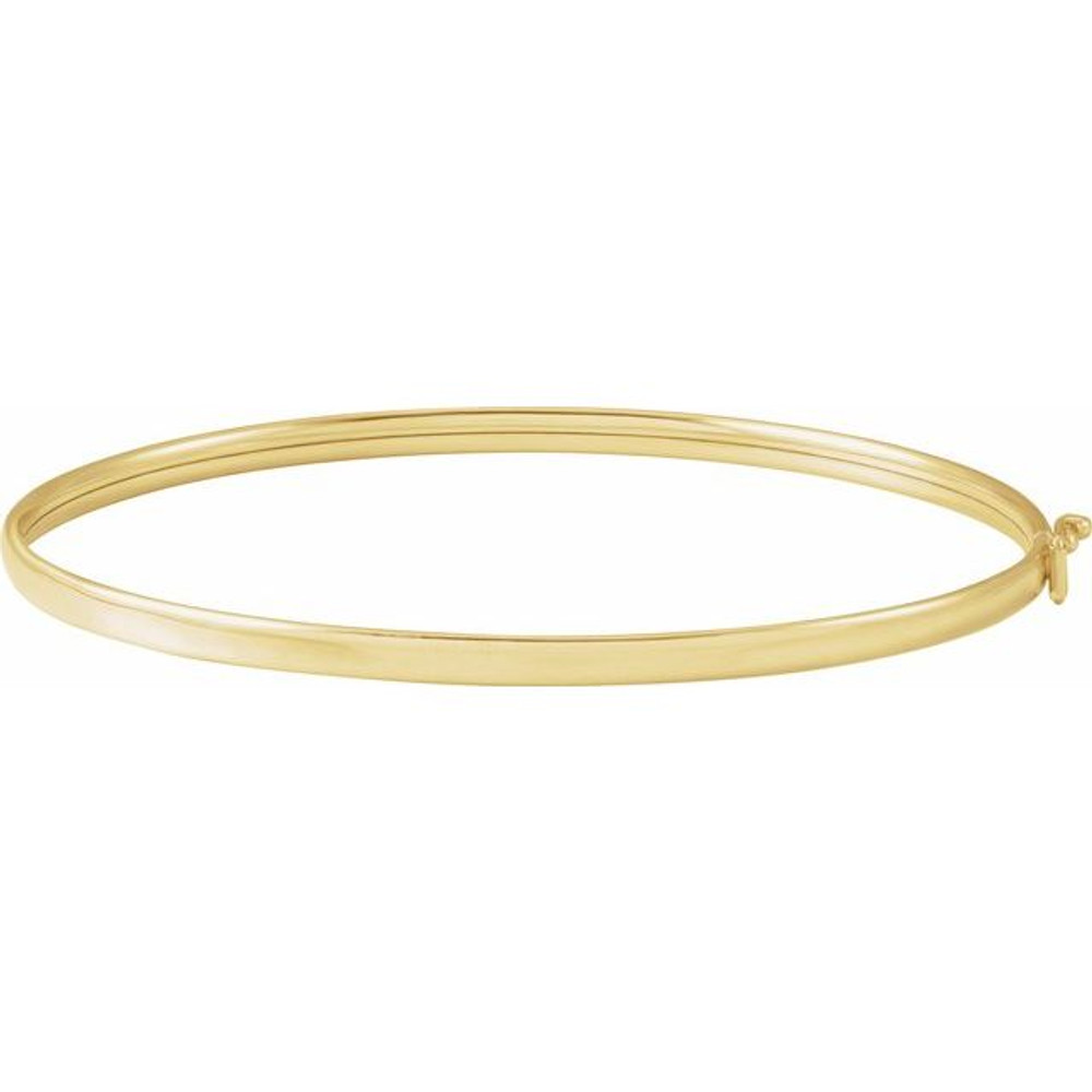 Versatile and refined, this yellow gold bracelet fits any occasion with ease.