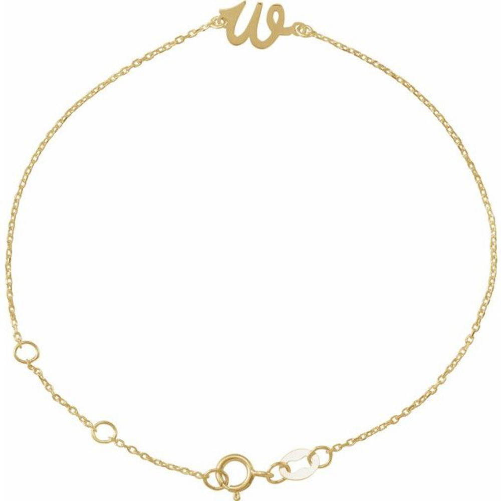 Versatile and refined, this yellow gold bracelet fits any occasion with ease.