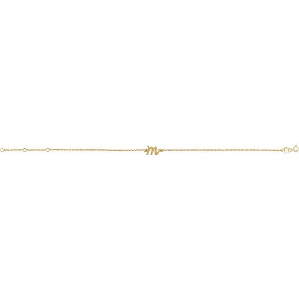 Versatile and refined, this yellow gold bracelet fits any occasion with ease.