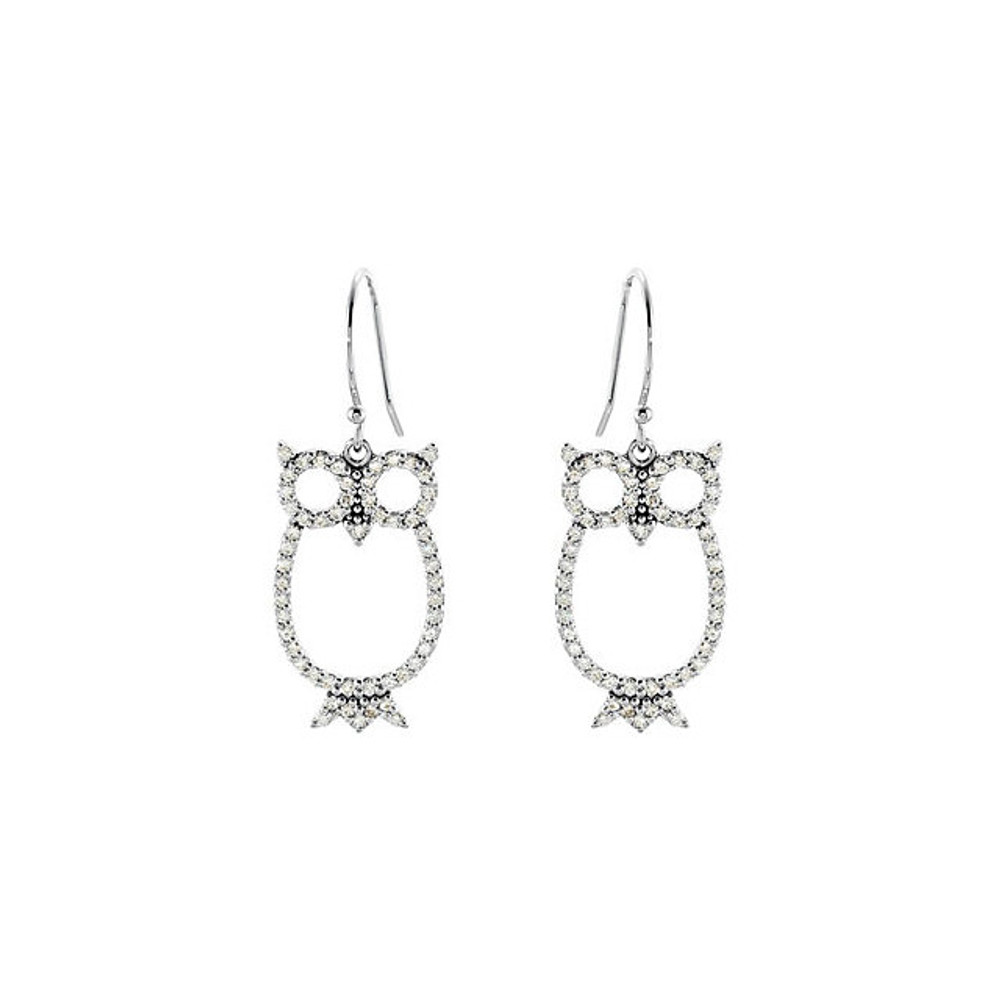 Simple with classic elegance, diamond owl earrings is a must have in everyone's jewelry box. A 14k white gold prong setting holds these high quality stones perfectly. A gorgeous look for any occasion.