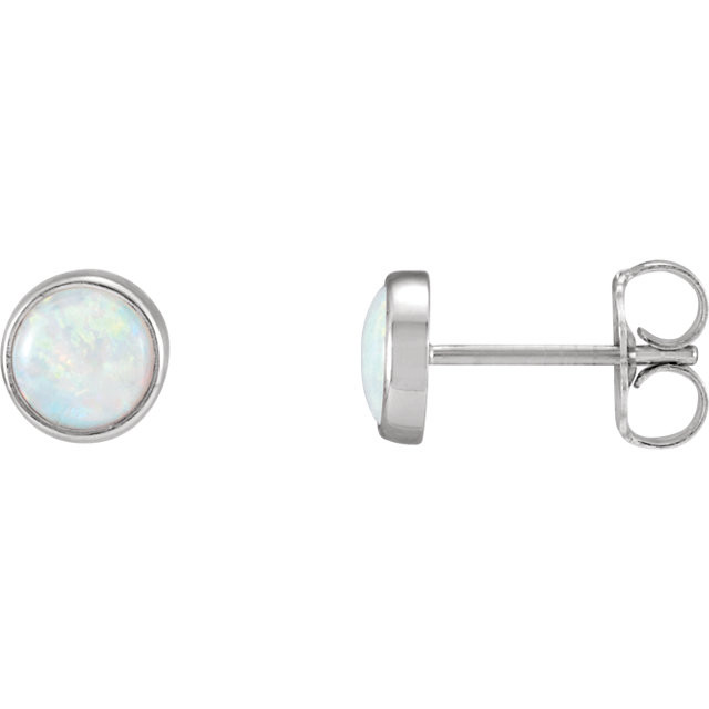 Great looking 14Kt white gold earrings featuring a 5mm opal in each.