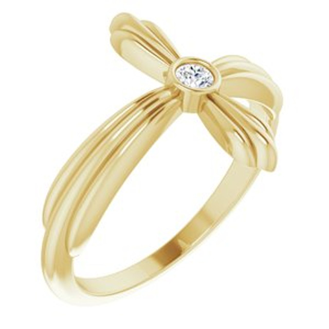 A lovely expression of faith, this gemstone ring proclaims deep and heartfelt devotion.