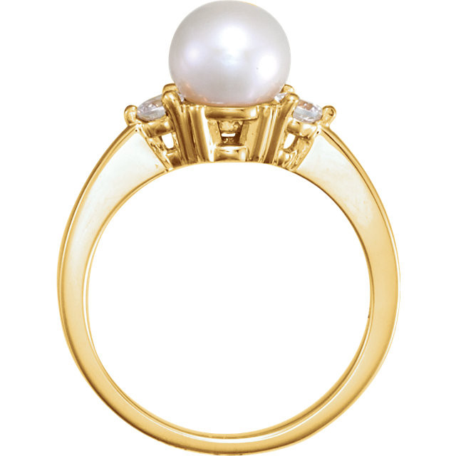Top off your favorite casual looks with this precious cultured freshwater pearl & diamond ring.