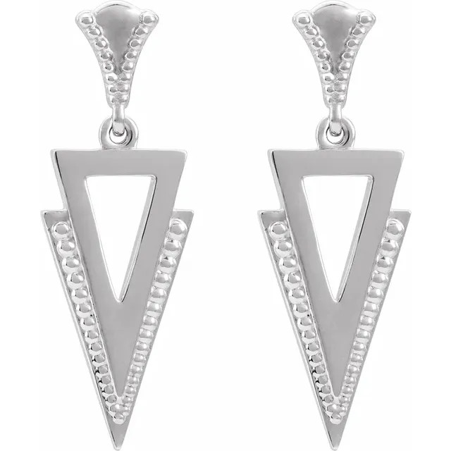 A simple, elegant jewelry for women that showcases the majestic shine of high polish finished platinum. The geometric design of this pair of platinum earrings is simply stunning and captivating.