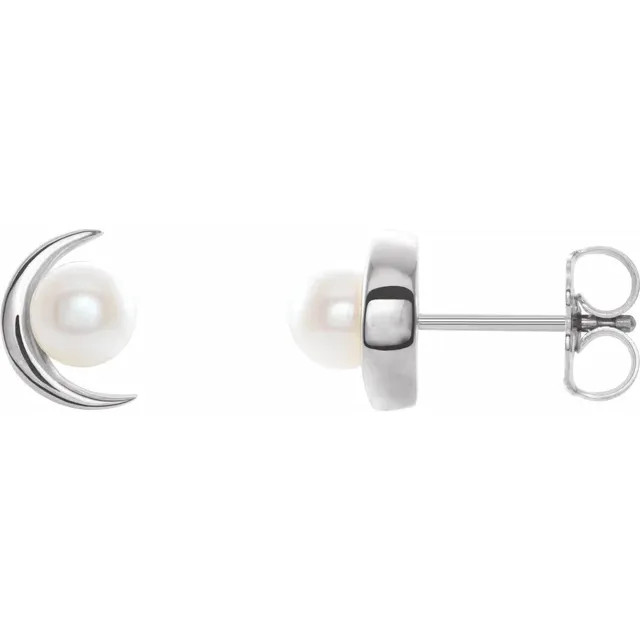 Feminine and playful, these pearl earrings are sure to be adored.