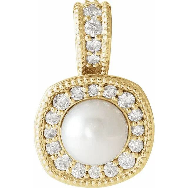 A splendid addition to any attire, this pearl and diamond halo-style pendant is a beautiful look she’ll turn to often.