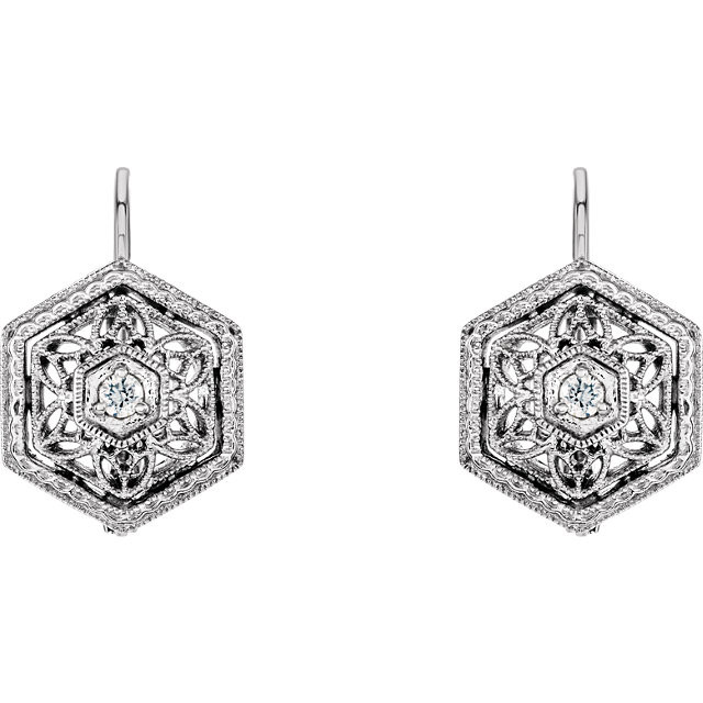 Add a touch of glamour to her everyday look with these fine earrings. Fashioned in 14k white gold and has a bright polish to shine.