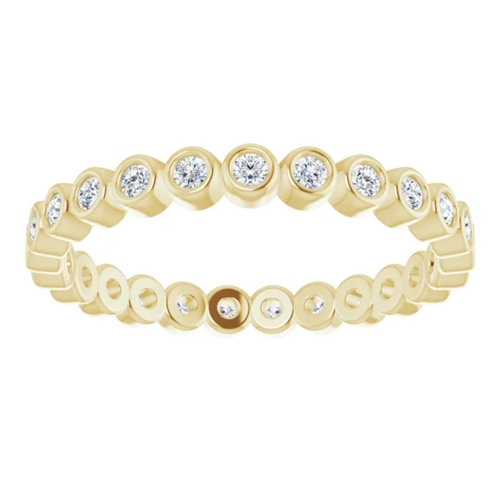 The simple but elegant design makes this fine jewelry piece a unique high fashion favorite for women.