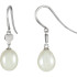 The design may be simple, but the result is simply elegant with these splendid pearl drop earrings.