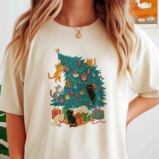 Cute Christmas Cat T-Shirt, Cats Decorating Christmas Tree Tee, Holiday Animal Shirt T-shirt S-5XL
