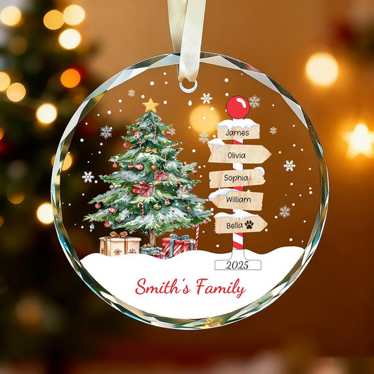 custom-family-name-with-christmas-tree-keepsake-bauble-gift-glass-ornament-1