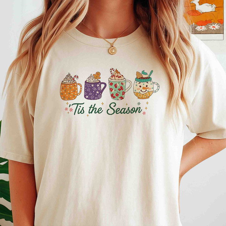 Tis The Season Christmas Shirt, Cute Holiday Mug Cozy Winter T-Shirt S-5XL