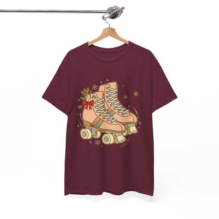 Christmas Roller Skates T-Shirt, Vintage Skating Holiday Graphic Tee, Cute Winter Aesthetic Shirt T-shirt S-5XL
