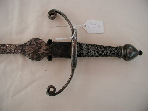 Poignards, Left Handed Sword. 1550 to 1590, remounted grip on later blade.   #554