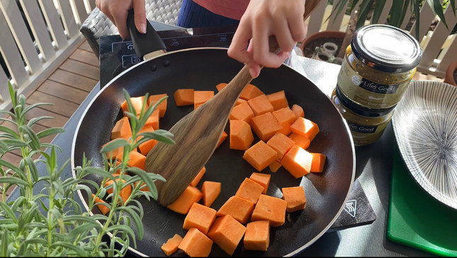 New recipe!  Scallop & Sweet Potato Green Curry.  Yup.  It's really good.