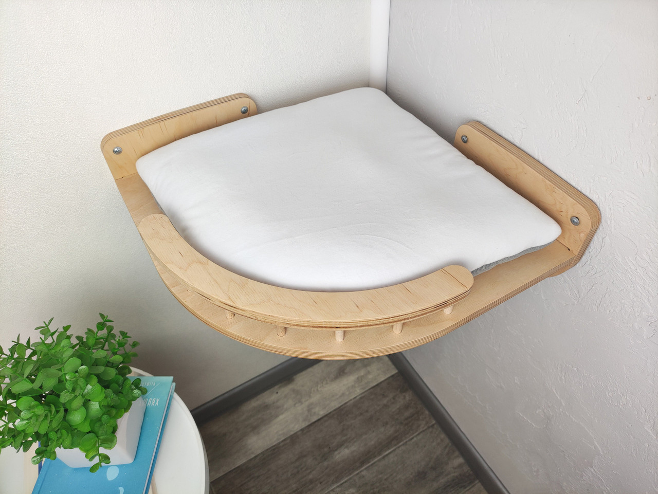 Corner Cat Wall Shelf with Pillow