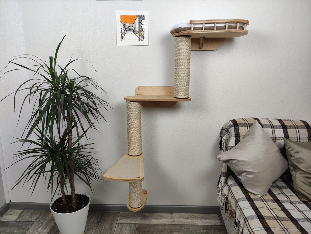 Snake Mini Cat Wall Scratching Tree and Rounded Cat Shelf